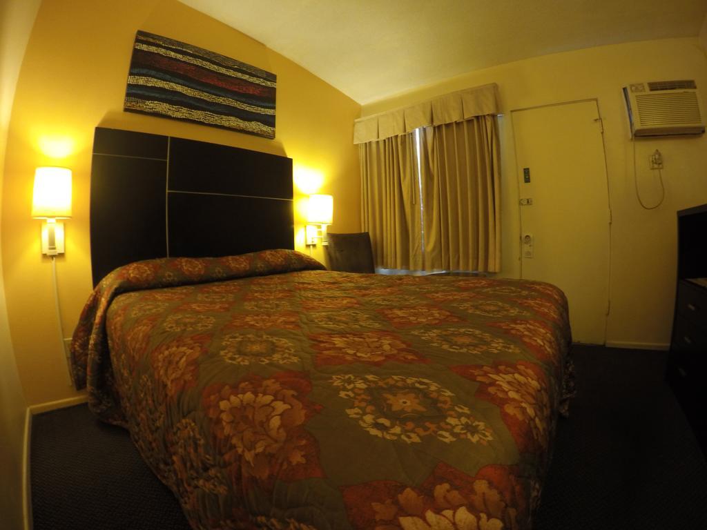 Indio Holiday Motel מראה חיצוני תמונה