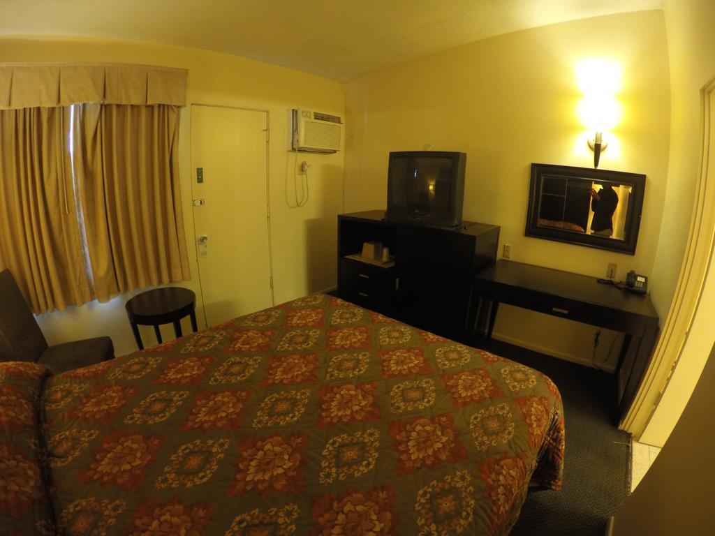 Indio Holiday Motel מראה חיצוני תמונה