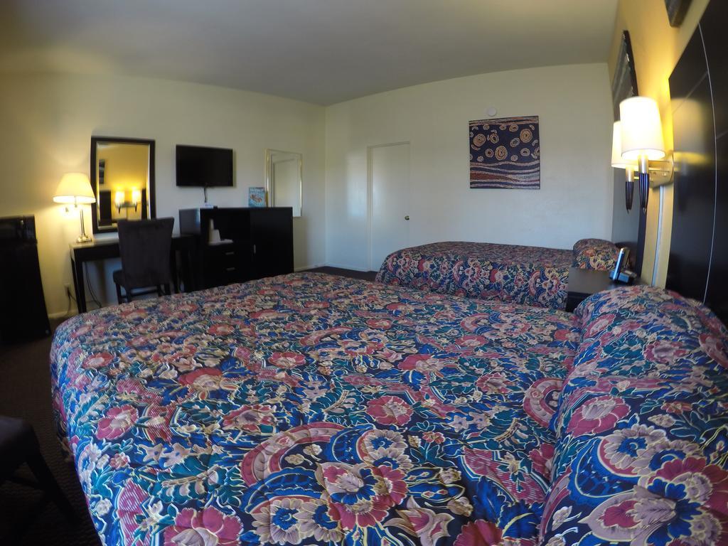 Indio Holiday Motel מראה חיצוני תמונה