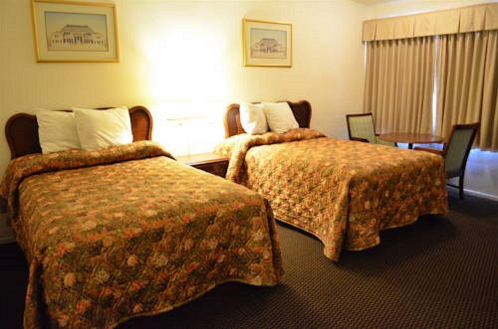 Indio Holiday Motel מראה חיצוני תמונה