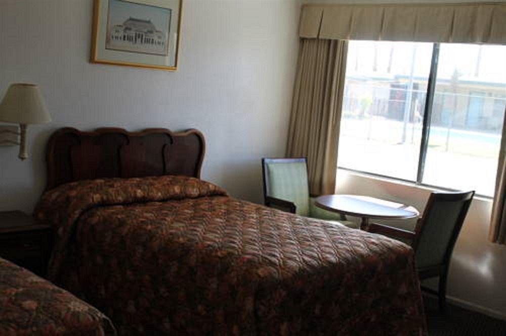 Indio Holiday Motel מראה חיצוני תמונה