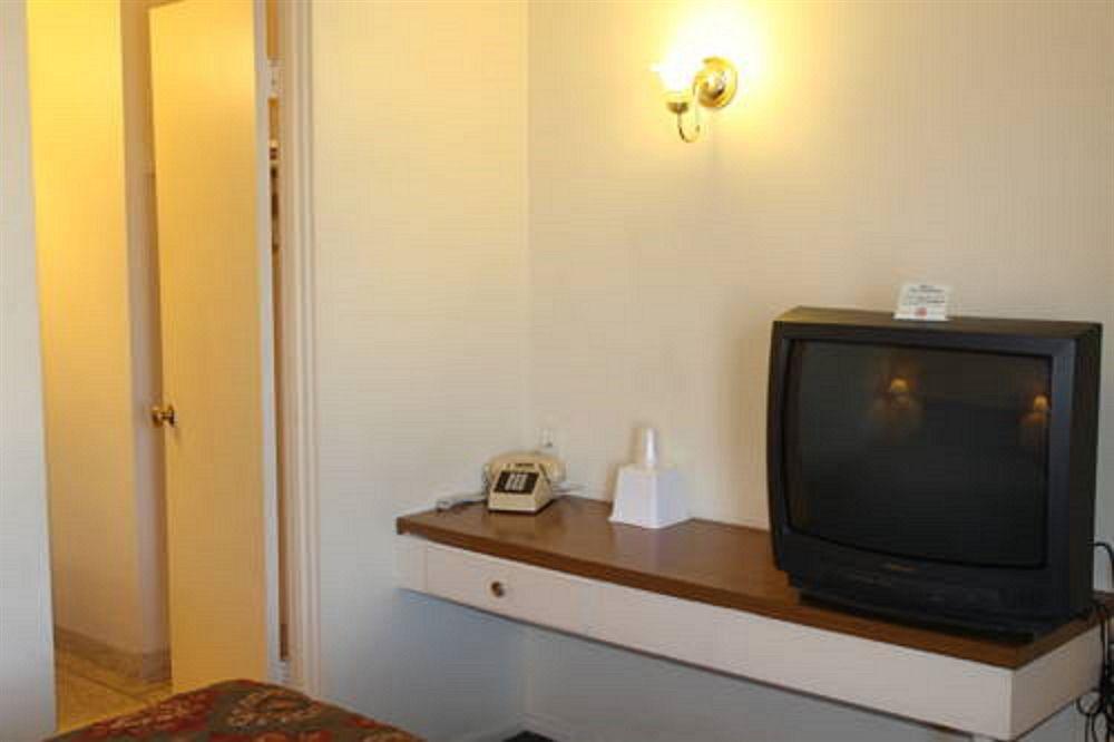 Indio Holiday Motel מראה חיצוני תמונה