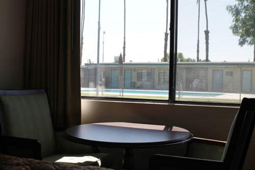 Indio Holiday Motel מראה חיצוני תמונה
