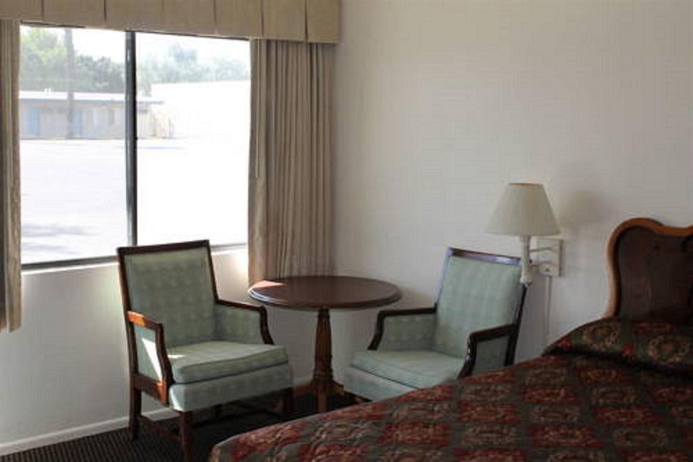 Indio Holiday Motel מראה חיצוני תמונה