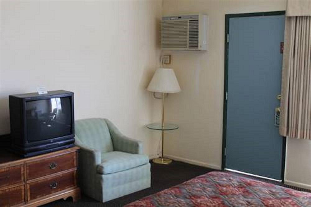 Indio Holiday Motel מראה חיצוני תמונה